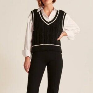 Abercrombie Cropped V-Neck Sweater Vest | Black